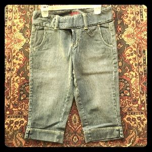 Adorable Pinstriped Capri’s by Younique... sz7